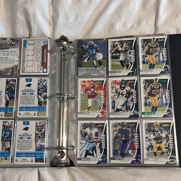 Binder full of football cards $210 or best offer - Picture 15 of 16